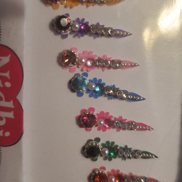5 /$20 Indian Bindi - Picture 7 of 8